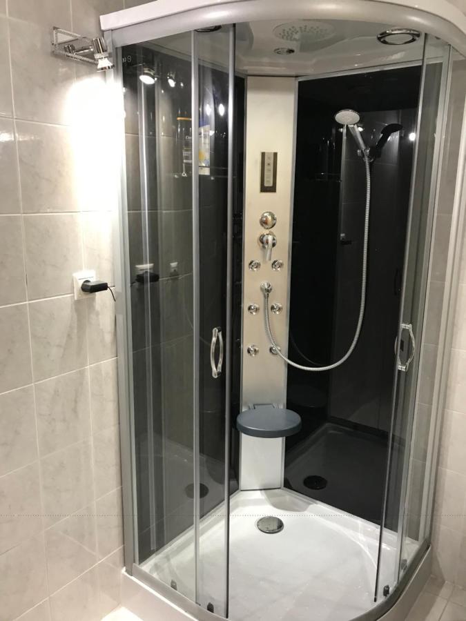 Luxury Basement In The Surrounding Of Budapest Apartamento Mogyoród Exterior foto
