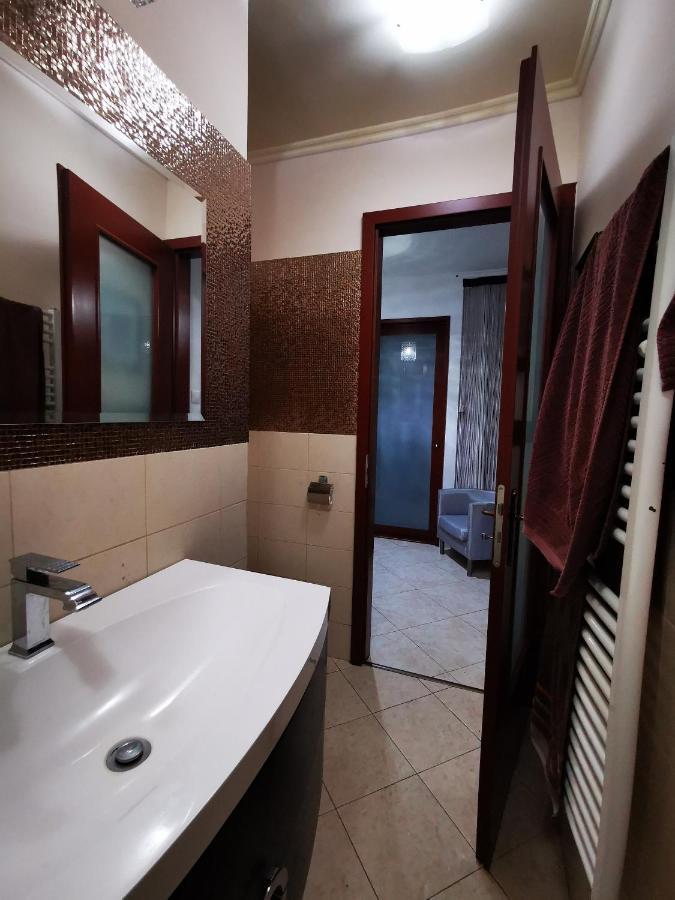 Luxury Basement In The Surrounding Of Budapest Apartamento Mogyoród Exterior foto
